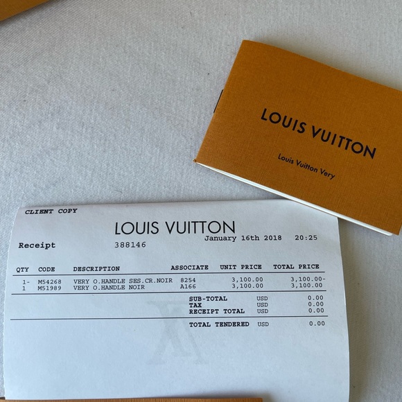 Louis Vuitton Limited Edition Very One Handle Monogram Leather in Noir - Picture 4 of 5